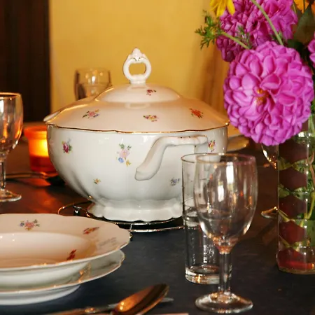 Historic Hideaway In 別荘